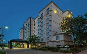Courtyard By Marriott Toronto Airport